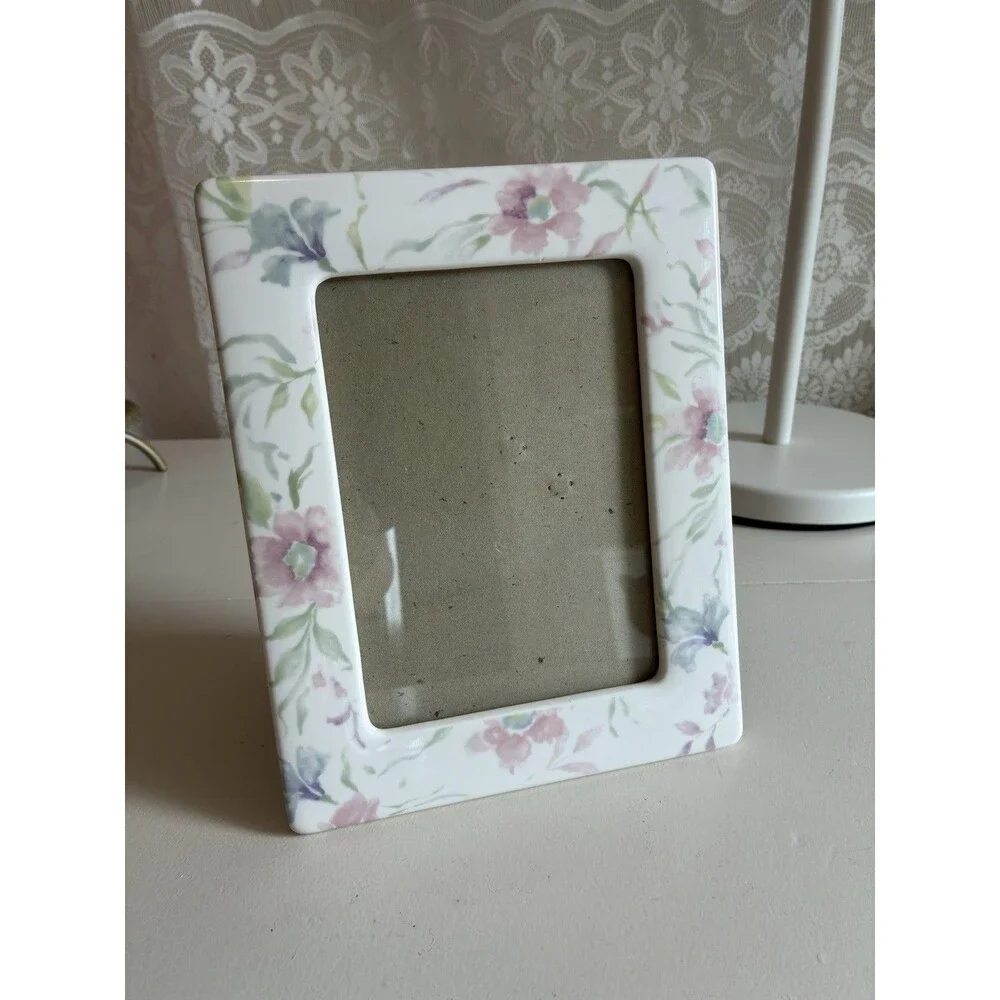 Unbranded signs wear